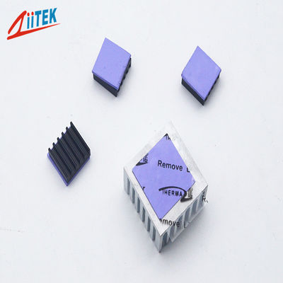 높은 찰기 표면은 200℃에 물개 pcb/cpu/지도한 실리콘 2W 보라빛 열 전도성 패드 -50를 깨닫습니다